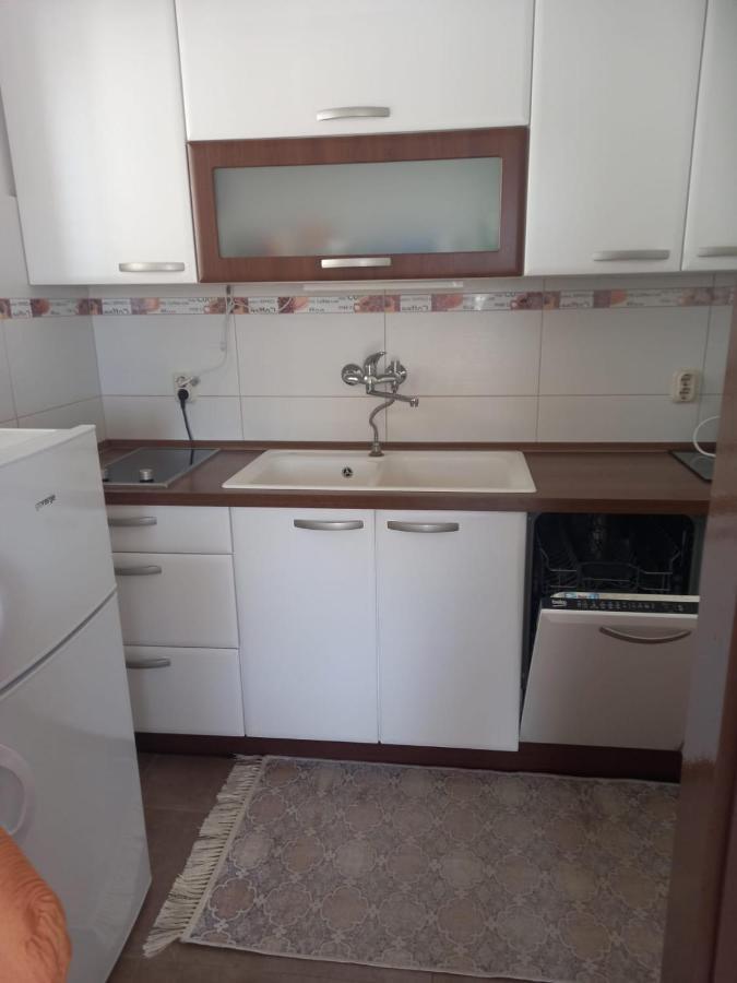 Apartman Rebeka Jezera Exterior foto
